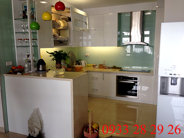 cách ốp kính bếp